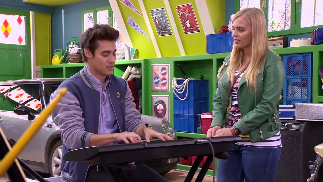 Violetta 3: León e Matilda cantano 'Podemos' in Inglese - HD