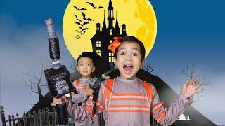 Going on a Ghost Hunt | Sia and Elias | Kids Songs