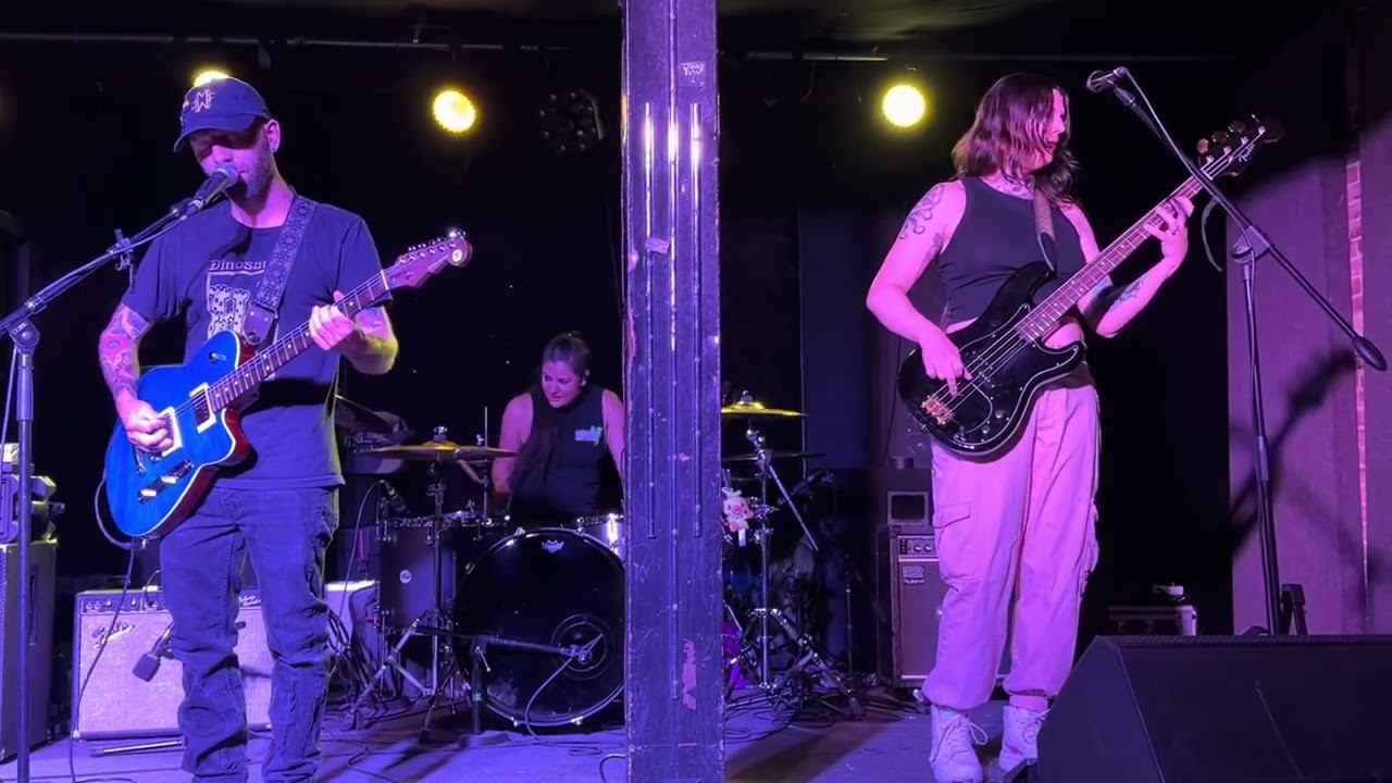 Watch Box Elder “Arrows” live at The Beehive on YouTube Watch Box Elder “Arrows” live at The Beehive on YouTube