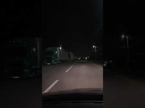 Trafic infernal în Vama Petea. Șoferii de TIR-uri așteaptă la cozi kilometrice