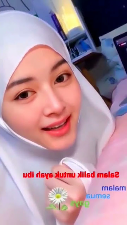 elina devia cantik hijab putih