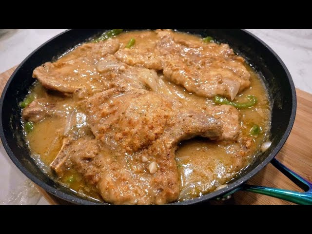 porkchops #smothered #smotheredporkchops #easydinner #easyrecipe #yum, smothered pork chops