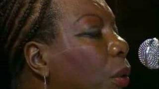 Video thumbnail of "Ne Me Quitte Pas - Nina Simone"
