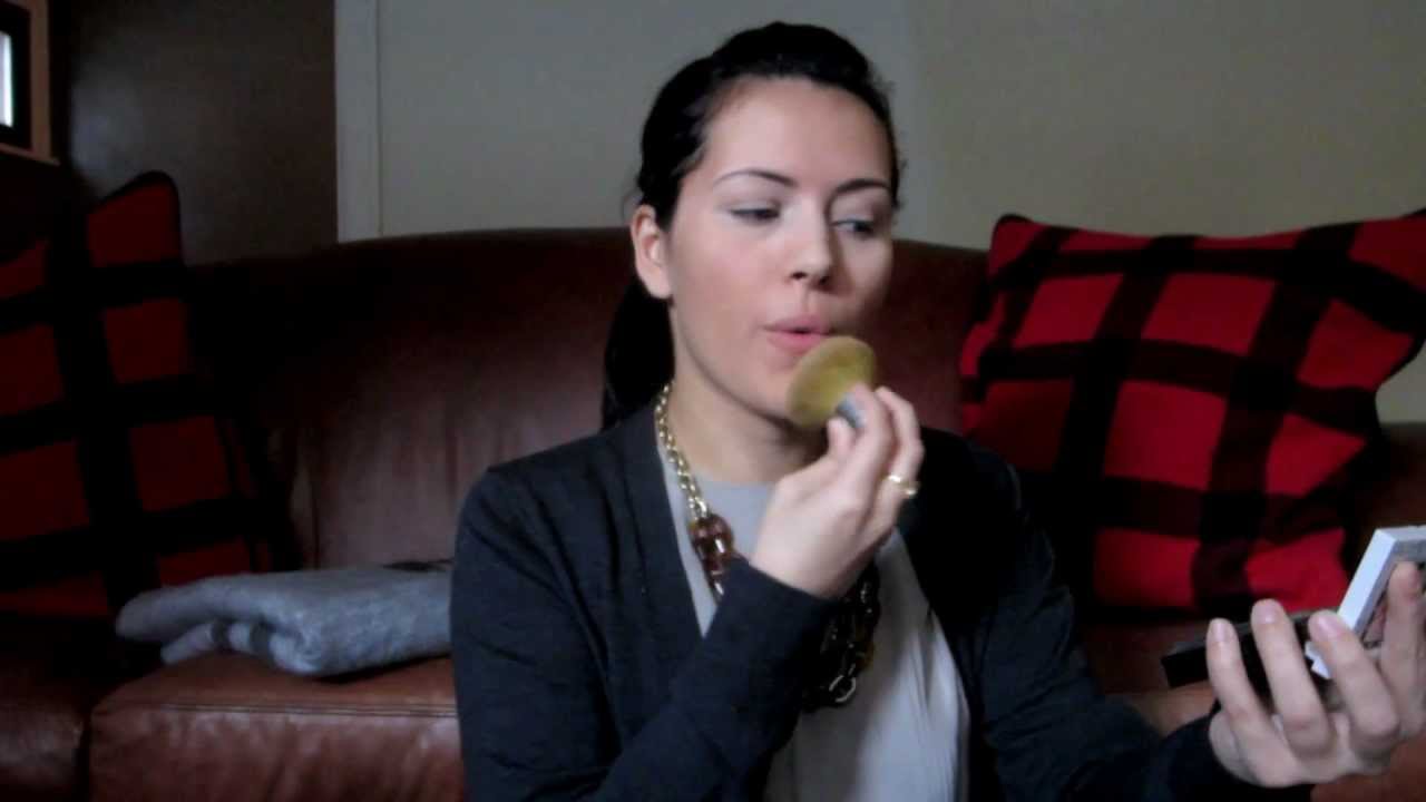 benefit hello flawless powder review