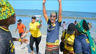 ONA ALI KAMWE AOGELEA COCO BEACH  KISA DULLA MAKABILA AWACHIMBA MKWALA AL AHLY