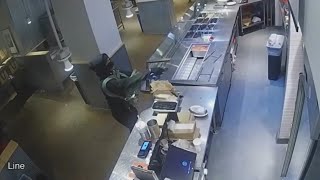Video of man robbing Chipotle with gun in Maryland