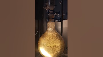 have you ever seen something like that? #chemistry #shorts #lab #flask #boiling