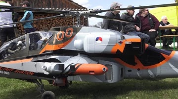 RC APACHE AH64 RC SCALE MODEL HELICOPTER DETAILED COCKPIT