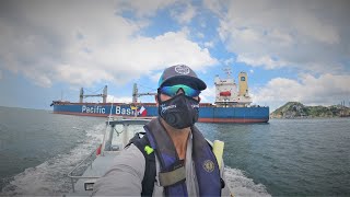 Piloting a 190 meter Bulker with 2 tugs