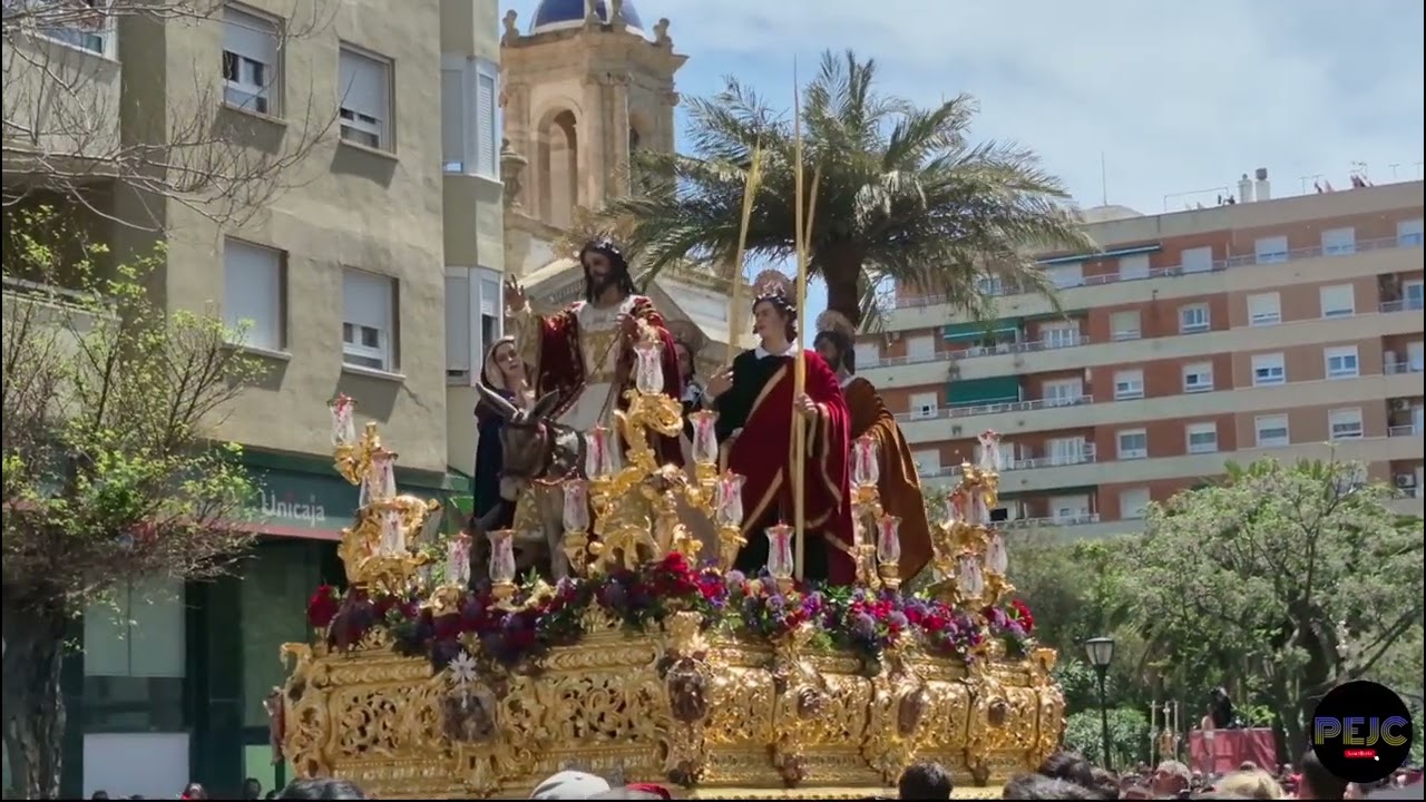 Borriquita salida Ntro Padre Jesús de la Paz Semana Santa de Cádiz 2025 Domingo de Ramos