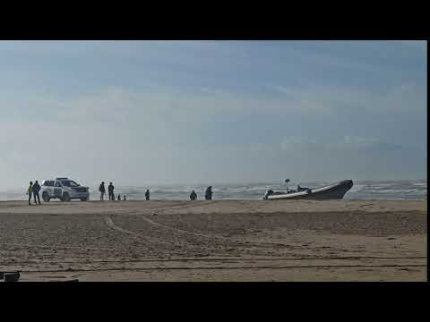 La borrasca Bárbara traía sorpresa: el viento arrastra 90 fardos de droga hasta Isla Canela