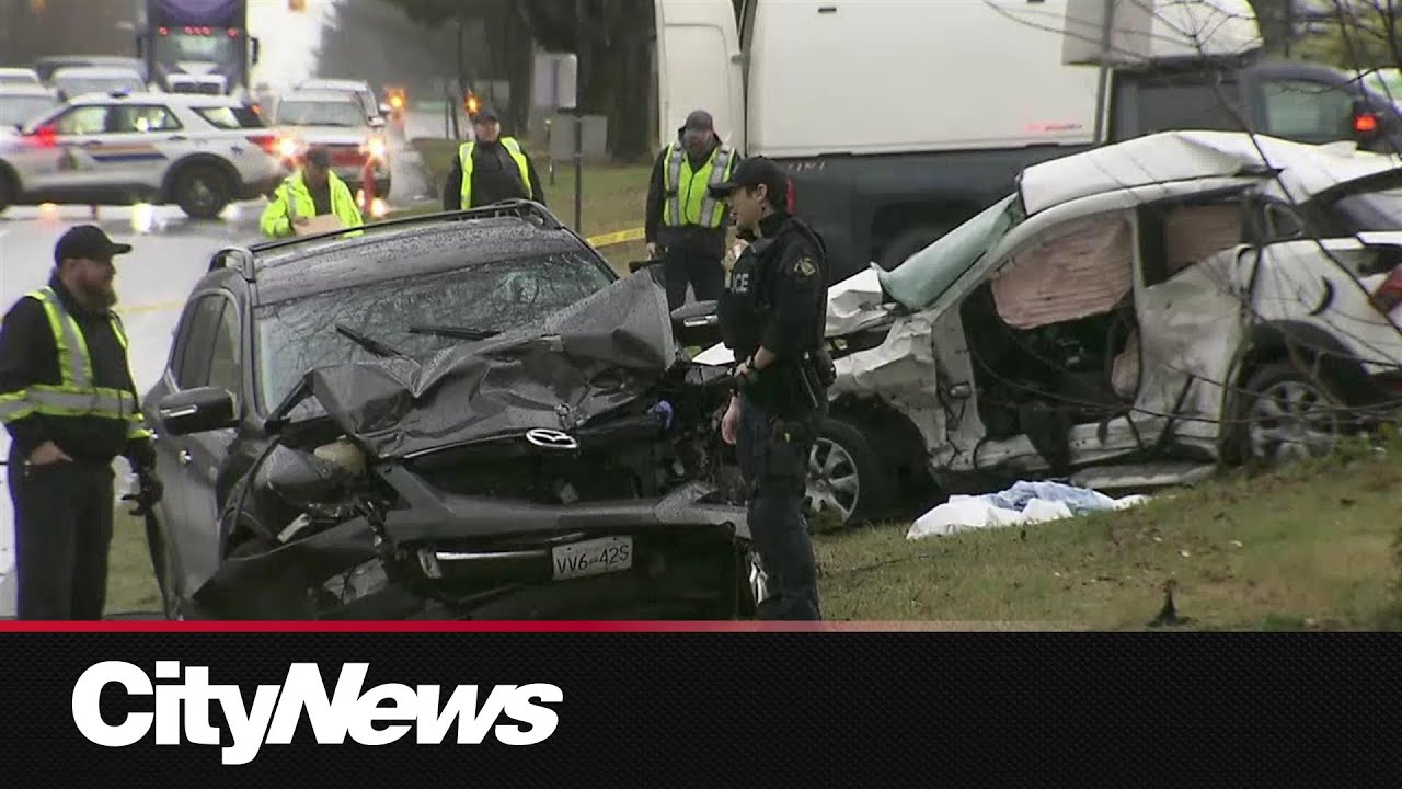 Two dead, one injured in Burnaby crash early Saturday morning - YouTube