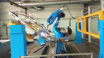 One robot with two positioners welding application