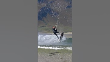 How to style your Gybe? Just add a backroll halfway // kiteboarding