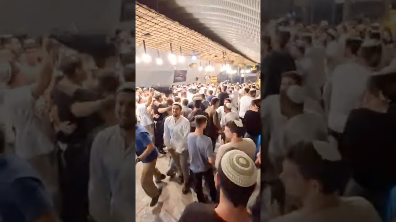 IDF Soldiers Dancing In Celebration After Completing Their Training