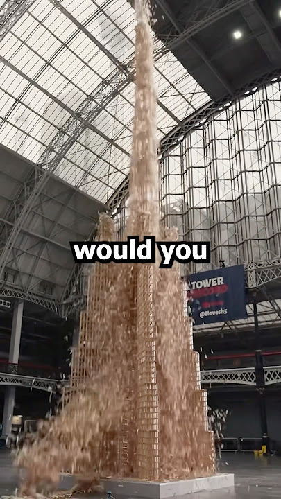 Massive Jenga tower collapses (@guinnessworldrecords)