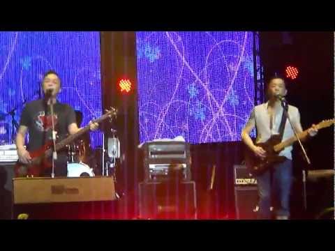 黃貫中 x 黃家強 - 喜歡你 LIVE@Tiger Asian Music Festival 2012 Malaysia