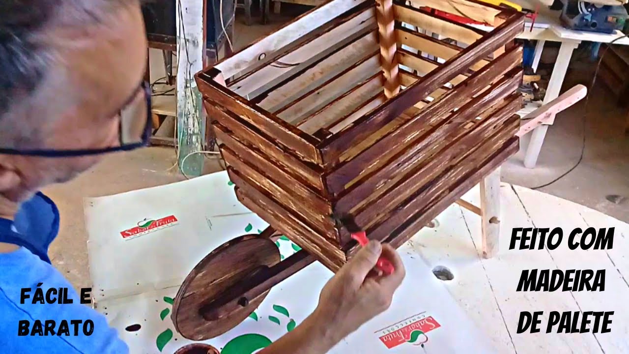 Como fazer carriola rústica para decoração de festas.