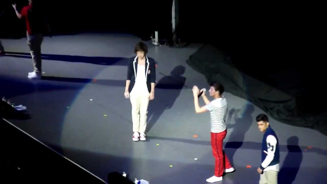 Intro Video & I Want - One Direction [Better With U Tour - Toronto]