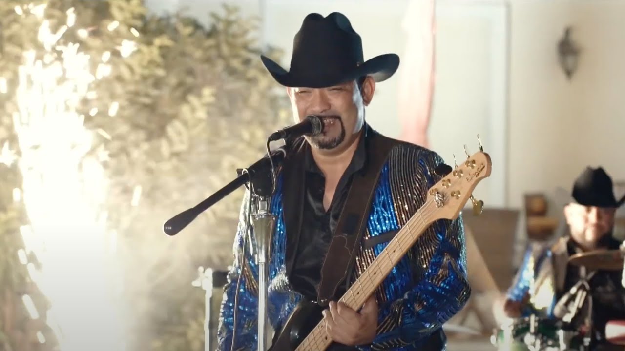 Intrusso De Nuevo Leon - Presiento Que Voy A Llorar (En Vivo)