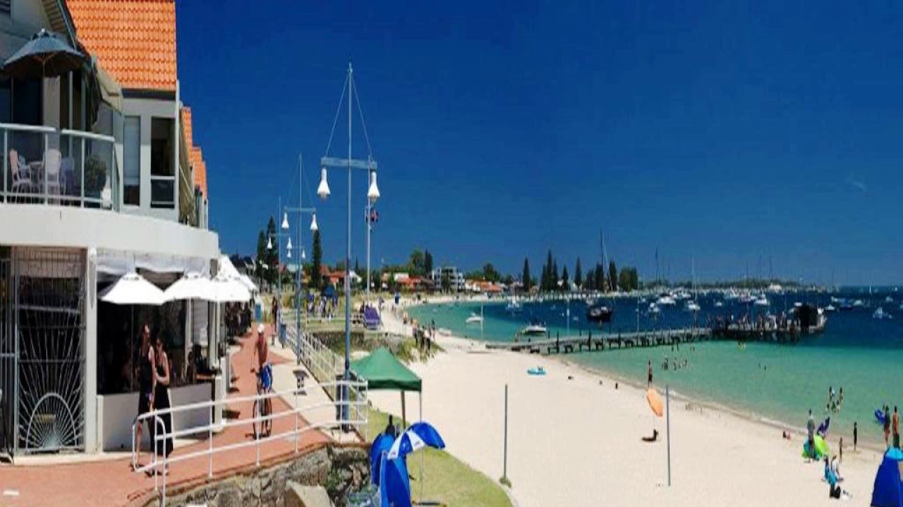 Waikiki Beach Bed and Breakfast - Rockingham - Australia - YouTube