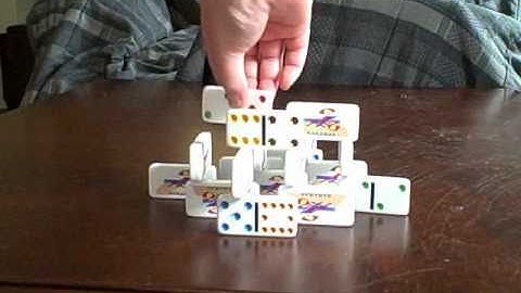 how to make a 3D domino pyramid