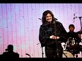 Broadway Star Idina Menzel and the USO Help Military Families Kick Off the Holiday Season