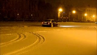Saab 9-5 in the snow