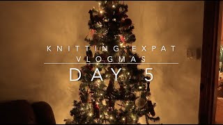 VLOGMAS DAY 5 - Wrapping Presents - Knitting Expat