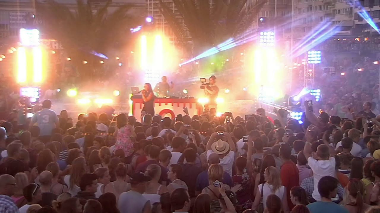 Milk Inc. - Sweet Child O' Mine (live bij Q)