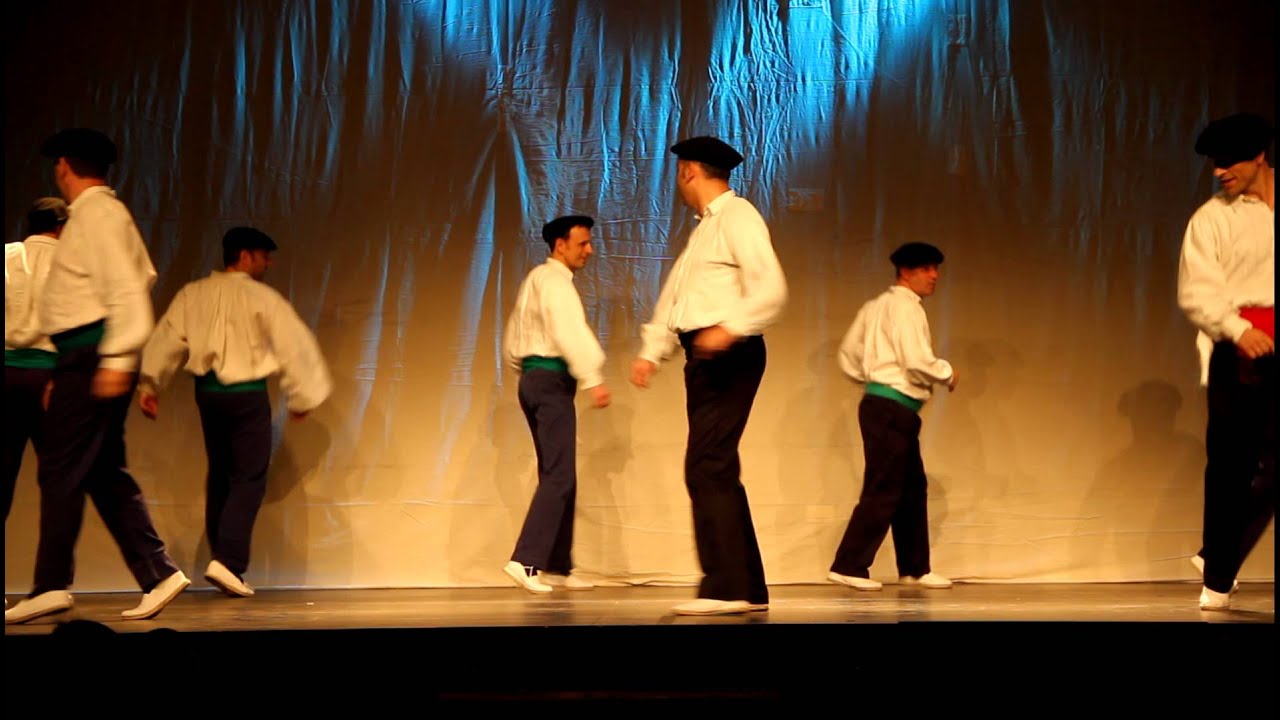 Elai Alai Dantza Taldea, Billantziko mutil dantza eta Iturengo soka dantza dantzatzen  14.295