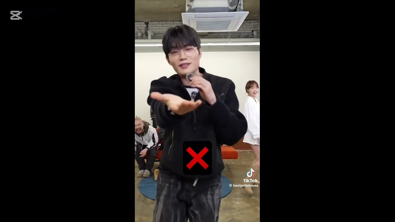 De-Moni: Wings Funniest Moments