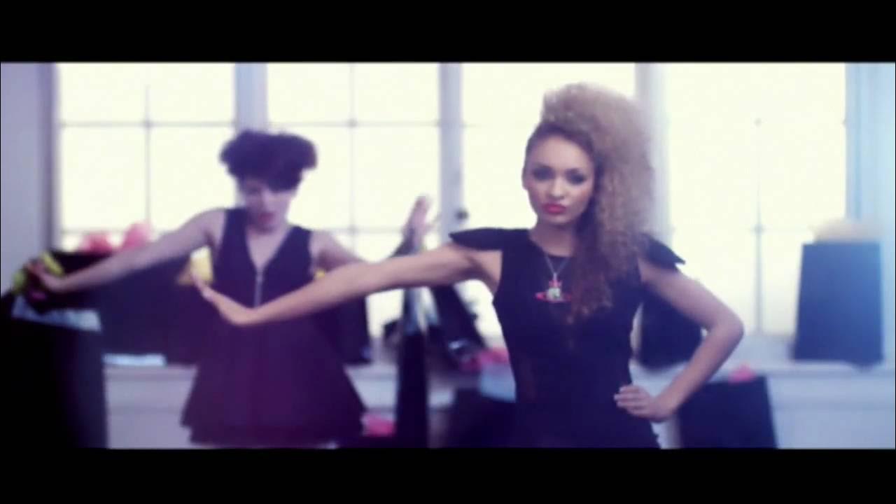 Песня мини мини клип. Песня мини мини клип. Indila. Мини песни. Indila sos.