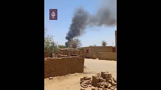 اندلاع حريق في سوق معسكر نيفاشا بمدينة الفاشر بسبب الاشتباكات بين الجيش السوداني وقوات الدعم السريع