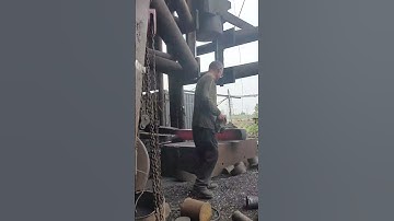 Extremely dangerous high-temperature forging! A large rectangular iron block!