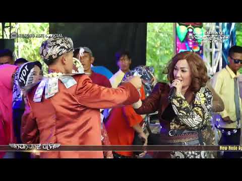 Nunung Alvi Newlyweds - Klambi Abang🔴