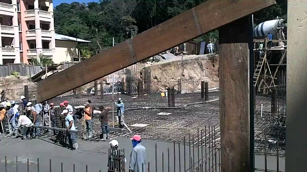 Roatan Infinity Bay 30hour Concrete Pour Begins, February 21, 2011.MOV