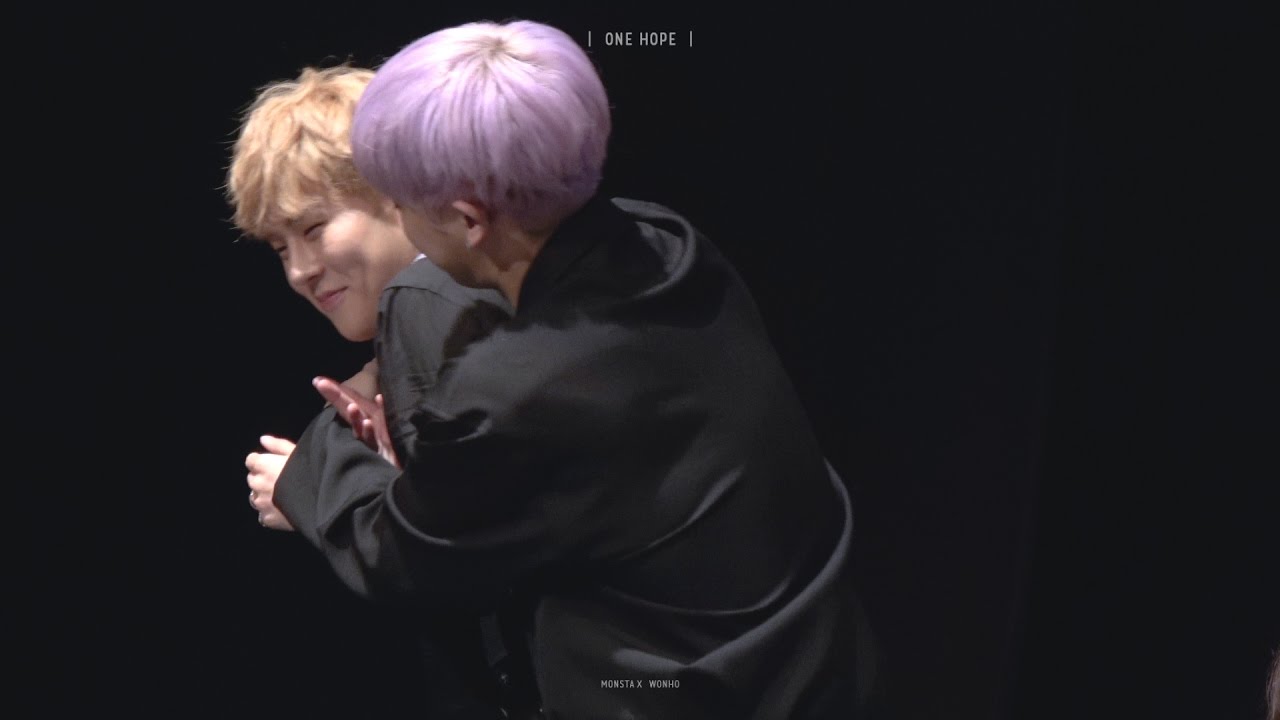 170513 강남 핫트랙스 팬싸인회 - 원호의 달콤한 벌