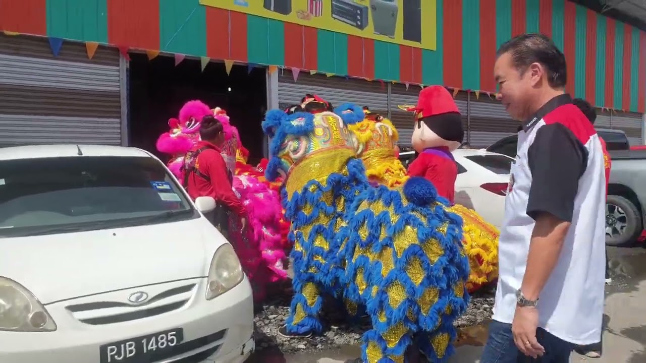 8 Lion Dance at Liang Furniture Tuaran 2023