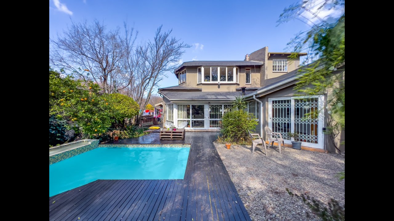 For Sale Melville, Johannesburg 2 Bedroom, 2 Bathroom House W