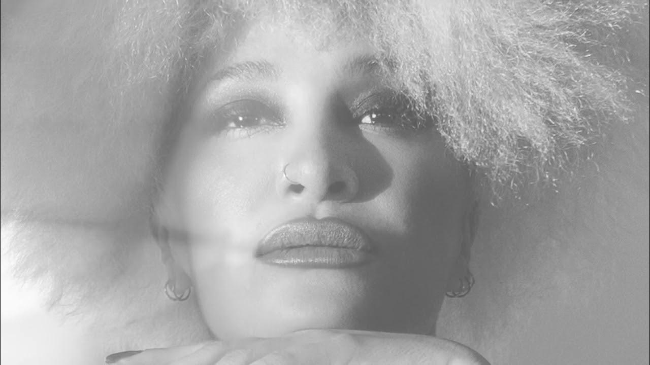 Lady Blackbird - Woman (Official Lyric Video) Lady Blackbird - Woman (Official Lyric Video)