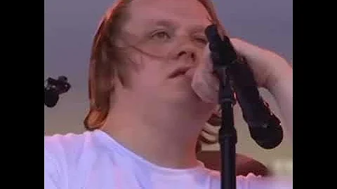 Beautiful Moment as Crowd Helps Lewis Capaldi Get Through Song (Description explains further)