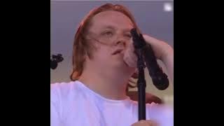 Beautiful Moment as Crowd Helps Lewis Capaldi Get Through Song (Description explains further)