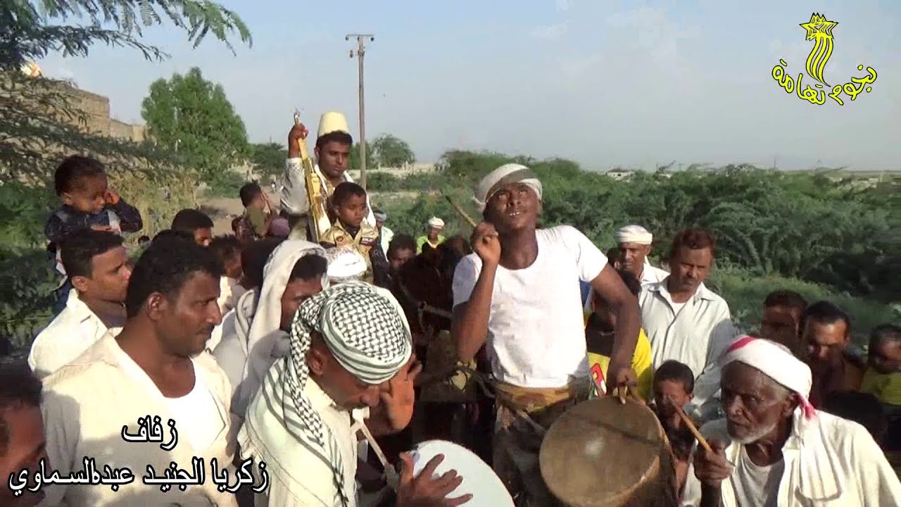 على ظهر الخيل وقرع الطبول يزف العريس زكريا جنيد السماوي وسطفرحة الأهل والأصدقاء بالمنصوريه