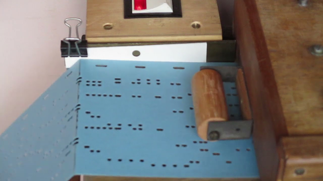 31-keyless McCarthy Organ playing 