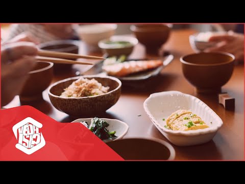Video: Proč Lidé Jedí Hůlkami V Asii