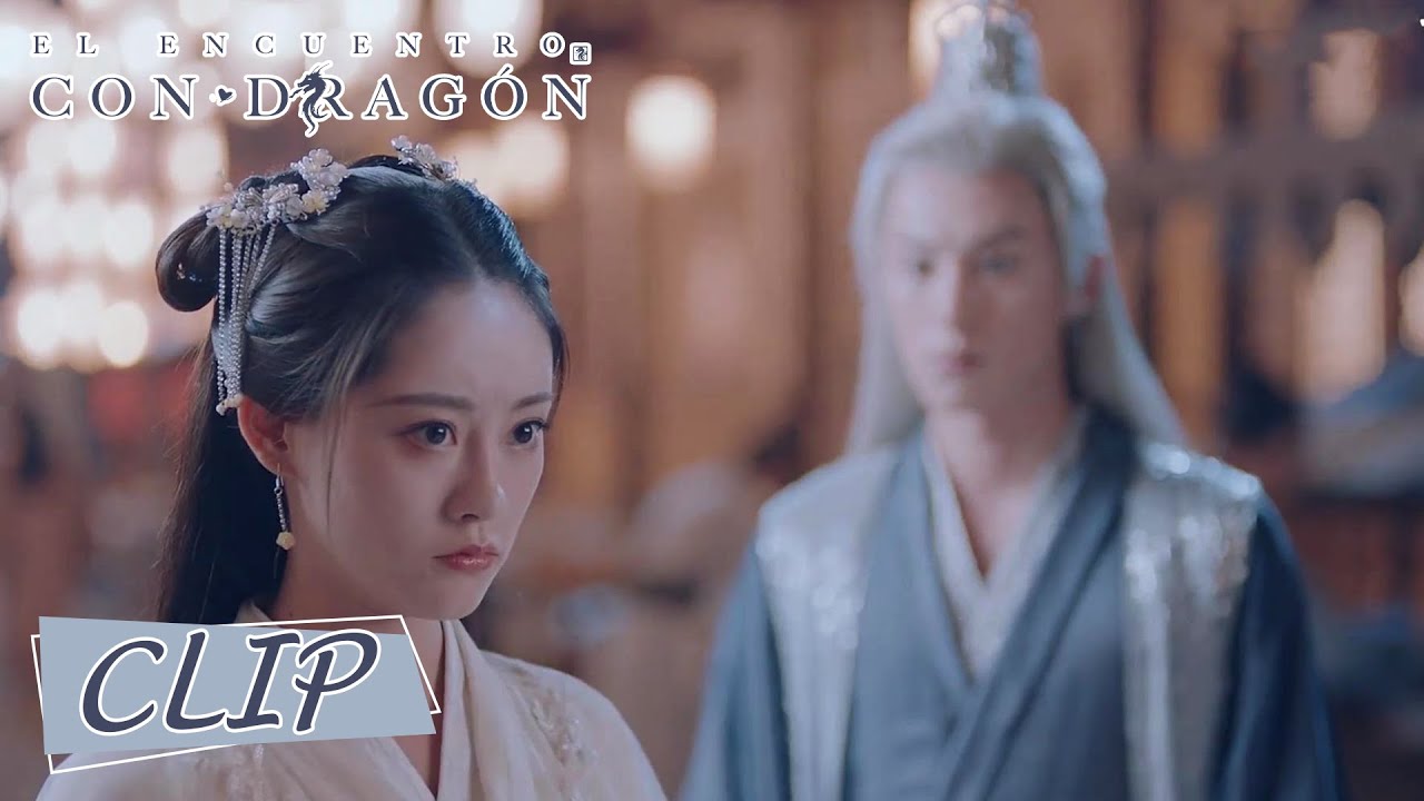 Clip Dragón trae a Ying al burdel y hace mimos con otra mujer