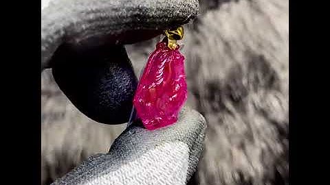 Mặt Dây Chuyền Ruby Thái - Tạc Hình Ngựa - Móc Vàng #MRB-0820-02