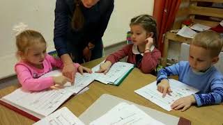 Урок английского языка для детей 3-5 лет, беспереводная методика, сказка The gingerbread man Урок английского языка для детей 3-5 лет, беспереводная методика, сказка The gingerbread man