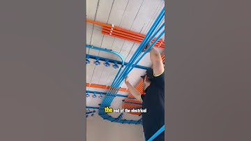 Aarden van de beschermende afdekkingen voor de netwerkkabelgoten.#electrican #electricalcontractor